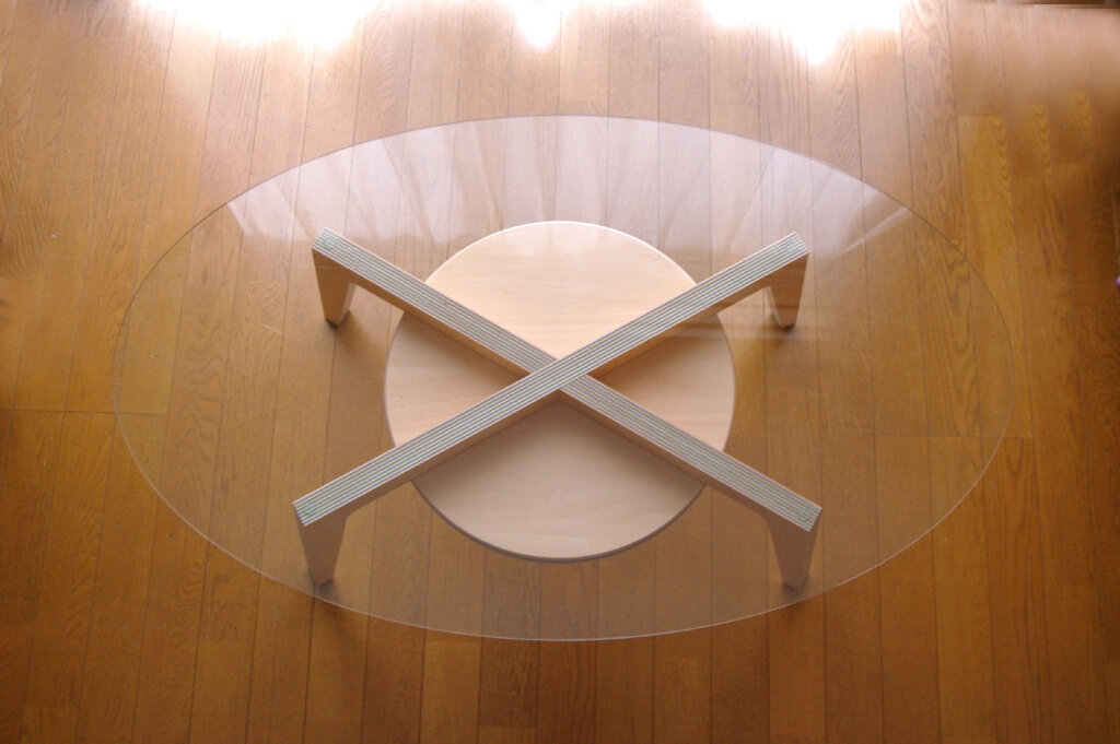楕円のローテーブル